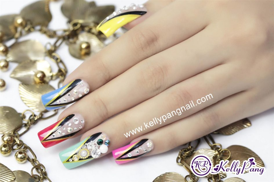 Cách Vẽ Mẫu Móng Ngũ Sắc