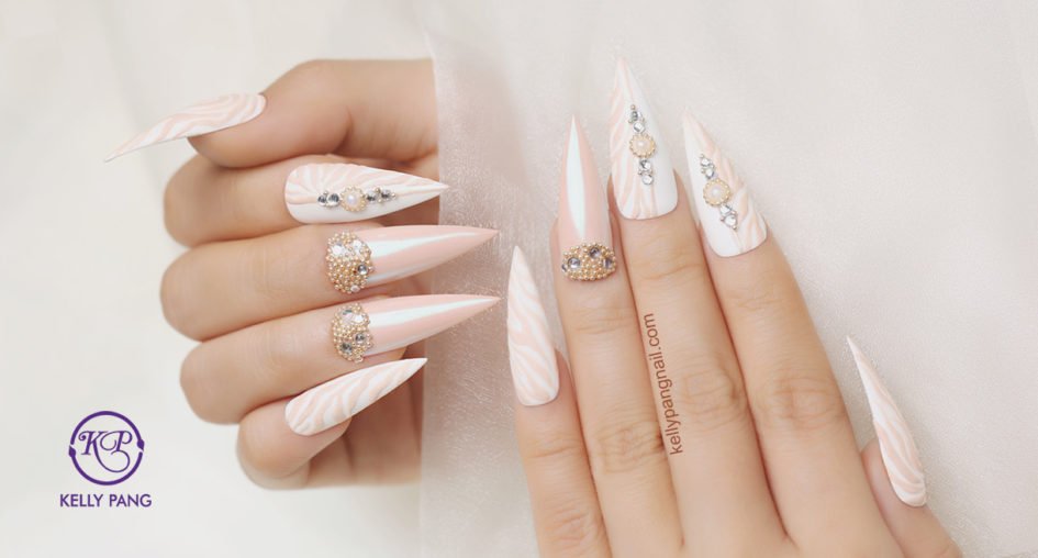 BST mẫu nail đính đá lấp lánh kiêu sa